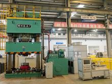 1600噸四柱液壓機(jī)